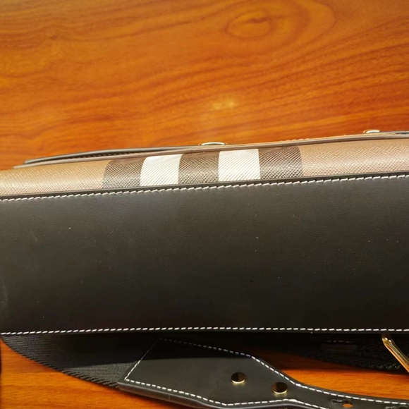 Burberry Note Bag in Birch Brown - Picture 7 of 9